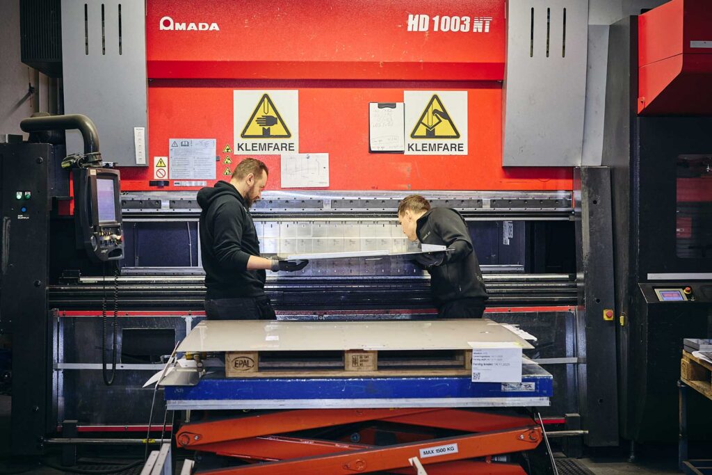 Knekking-Platebearbeiding-Nomek-AS-4-low