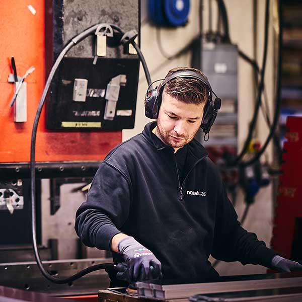 Knekking-Platebearbeiding-Nomek-AS-600x600px